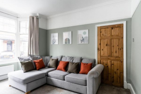 Merton House - Entire Modern City Centre Home